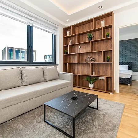 Luxury In Waterfront With Views