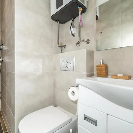 Luxury In Waterfront With Views Belgrad