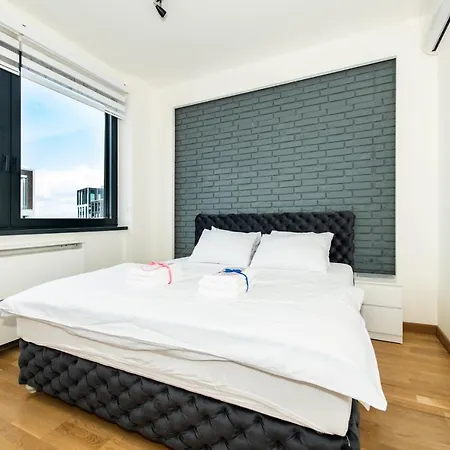 Luxury In Waterfront With Views Belgrad