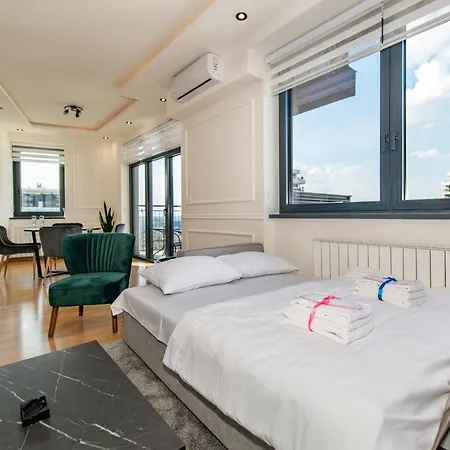 Luxury In Waterfront With Views Belgrade