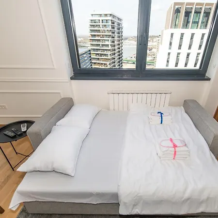 Luxury In Waterfront With Views